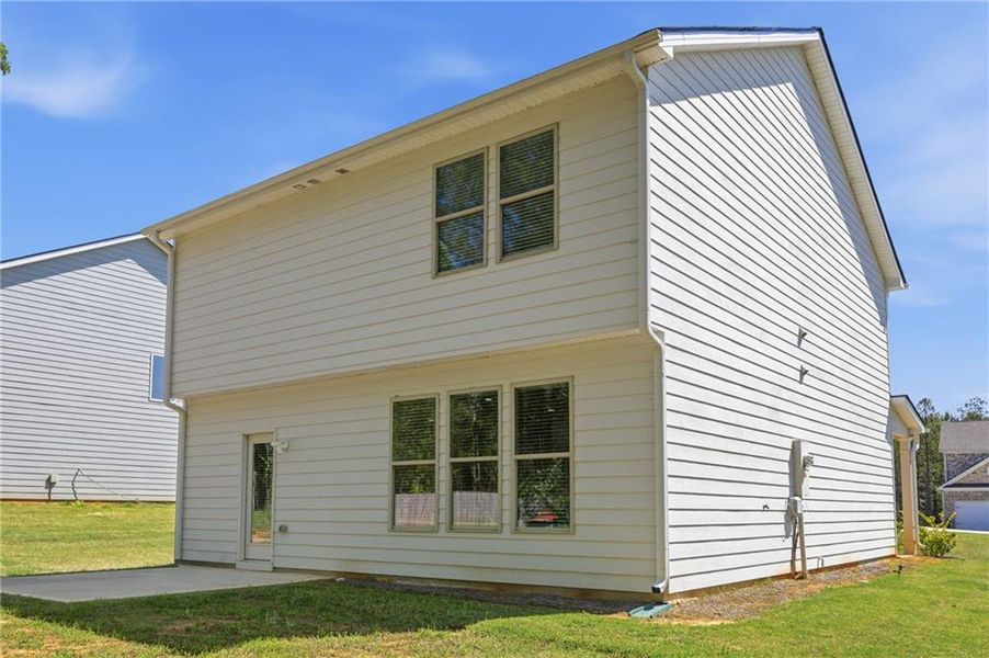 Exterior details and patio area of a home in , Griffin (Image 4).