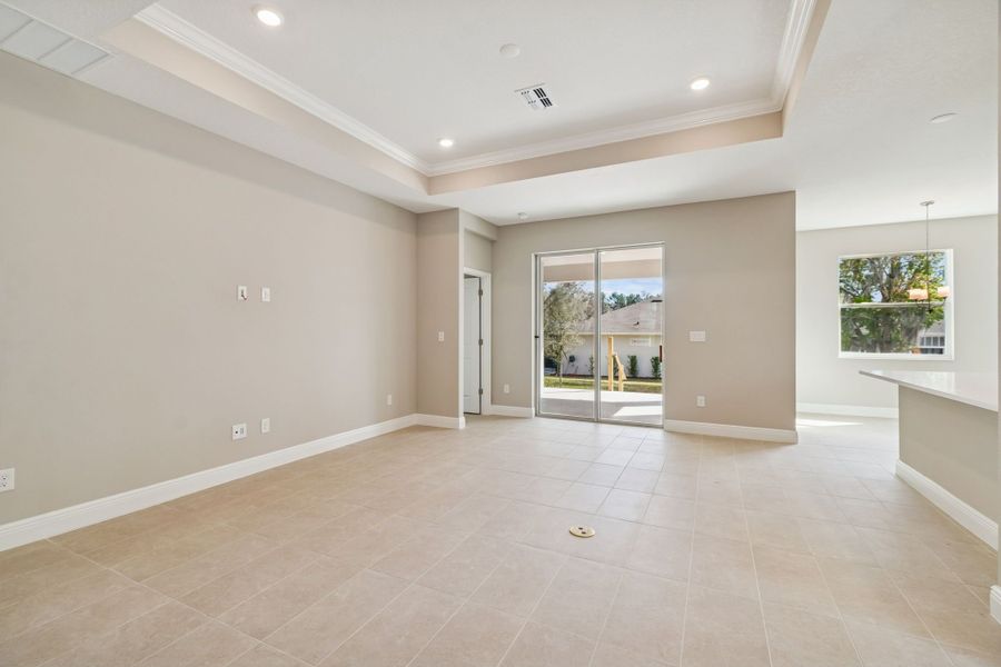 Spacious, unfurnished interior of a new home in Southern Hills Plantation, Brooksville (Image 50).