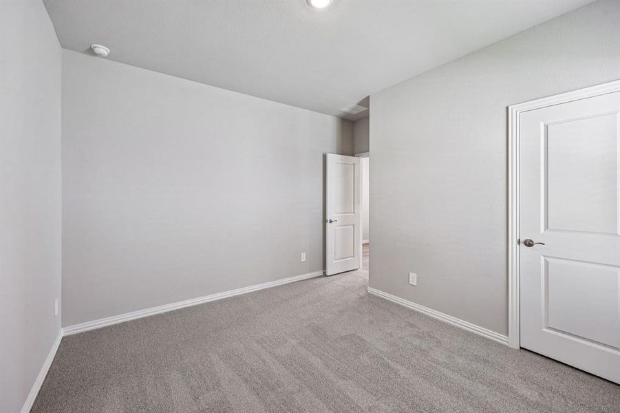 Spacious, unfurnished interior of a new home in Lakehaven - Signature Series, Farmersville (Image 19).