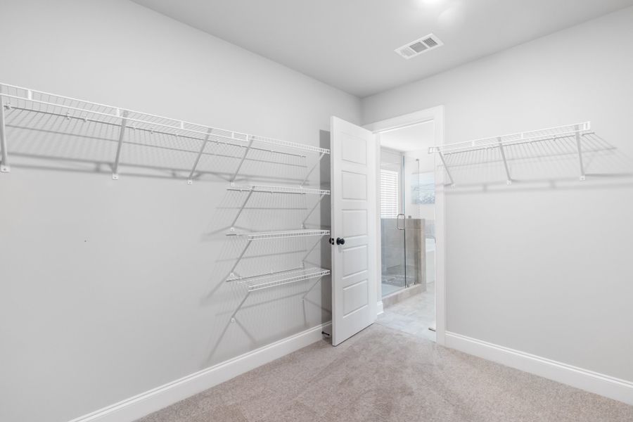 Spacious, unfurnished interior of a new home in Ridge Pointe, Athens (Image 24).