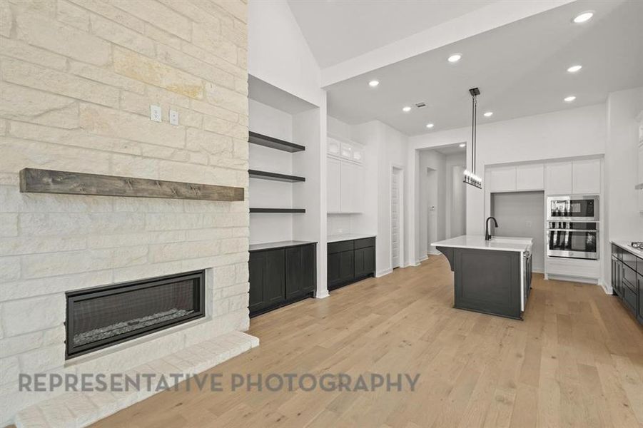 Furnished interior view inside a new home in Ridge Crossing, Waxahachie (Image 8).