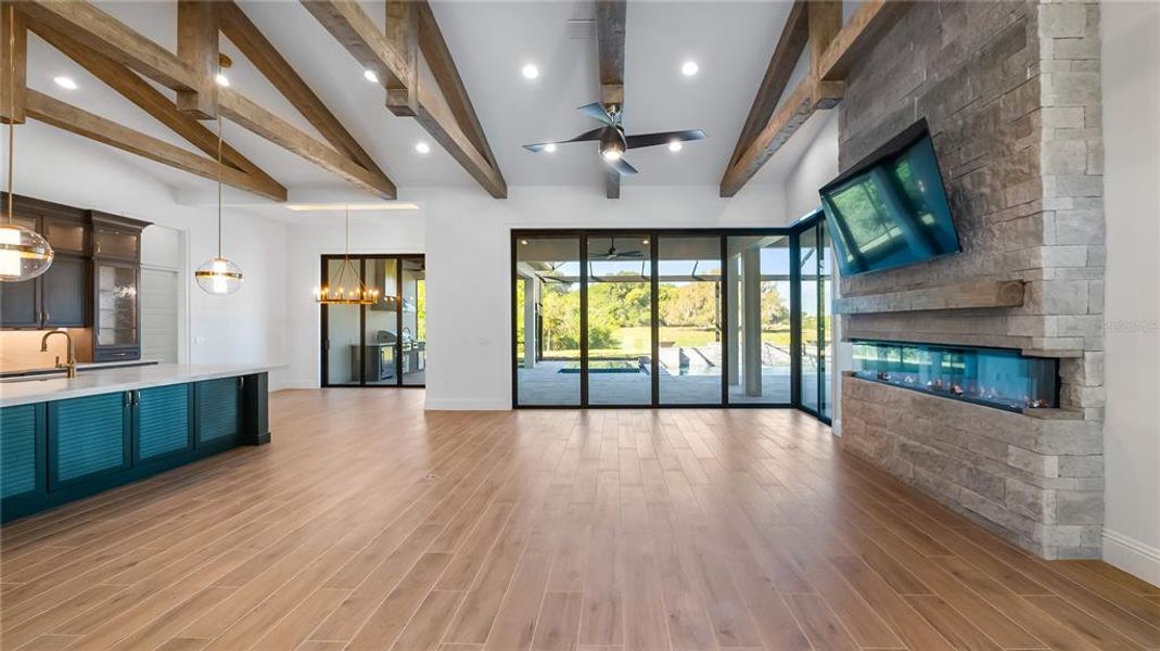 Community amenities in , Sorrento (Image 59).