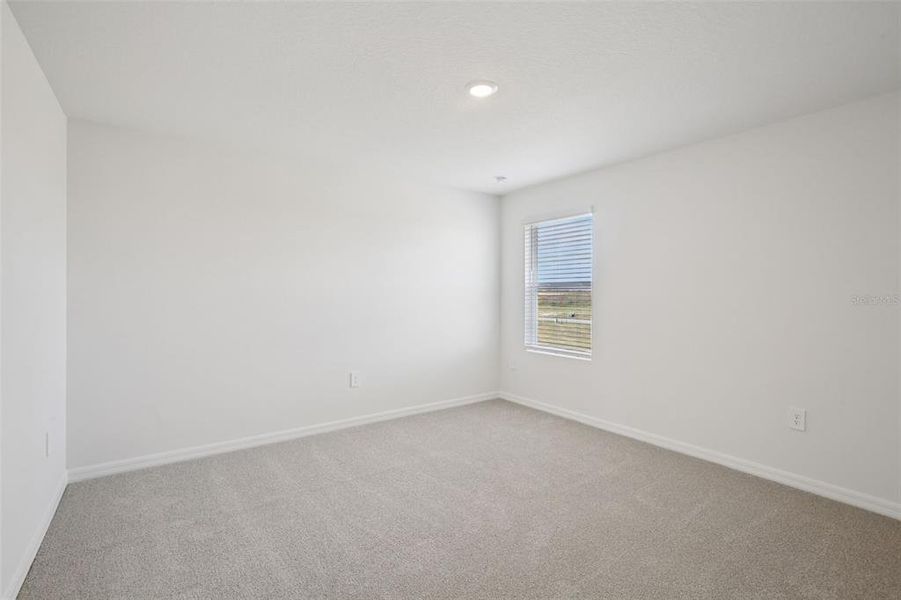 Spacious, unfurnished interior of a new home in , Lake Alfred (Image 26).