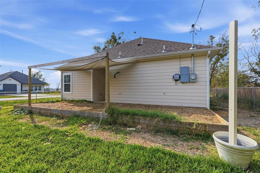 Exterior details and patio area of a home in , Gun Barrel City (Image 4).