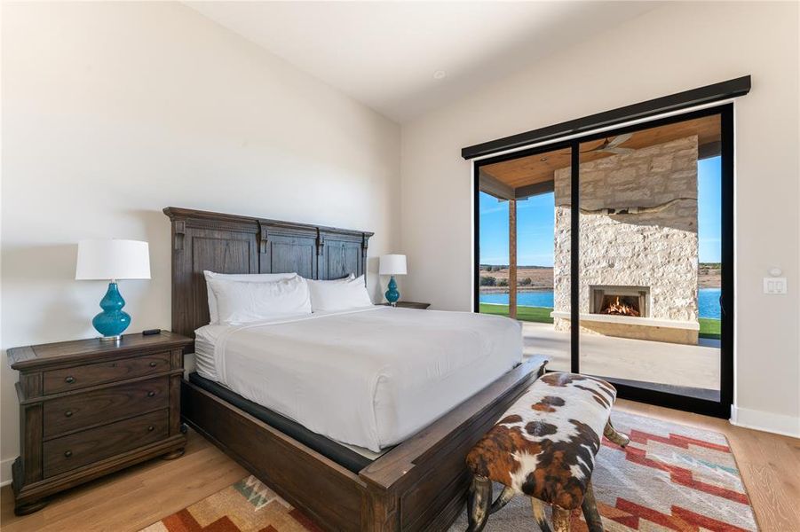 Furnished interior view inside a new home in , Glen Rose (Image 6).