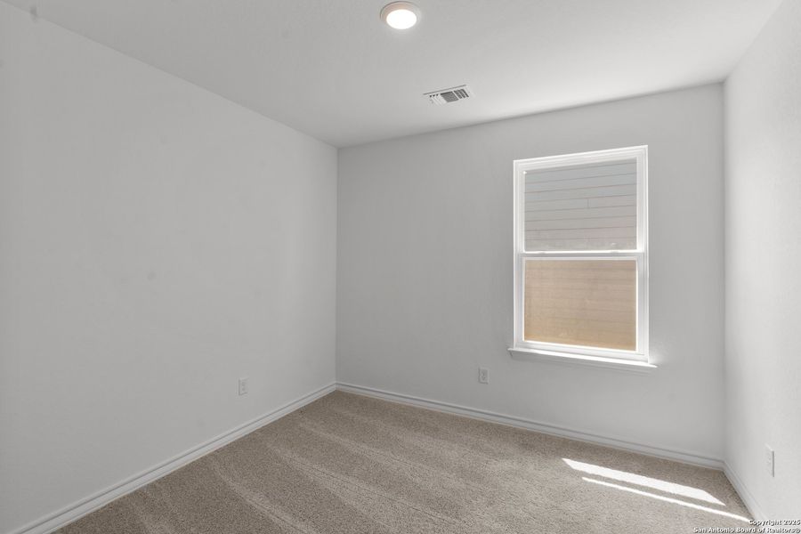 Spacious, unfurnished interior of a new home in Vista Real, Converse (Image 17).