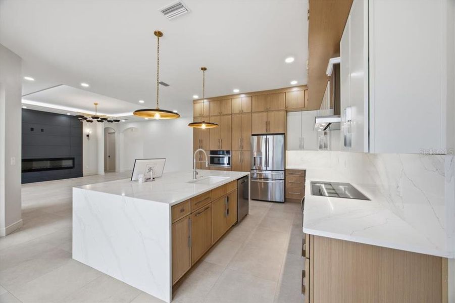 Furnished interior view inside a new home in , Plant City (Image 10).