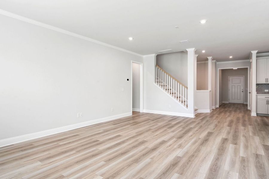 Spacious, unfurnished interior of a new home in Waterways, Richmond Hill (Image 46).