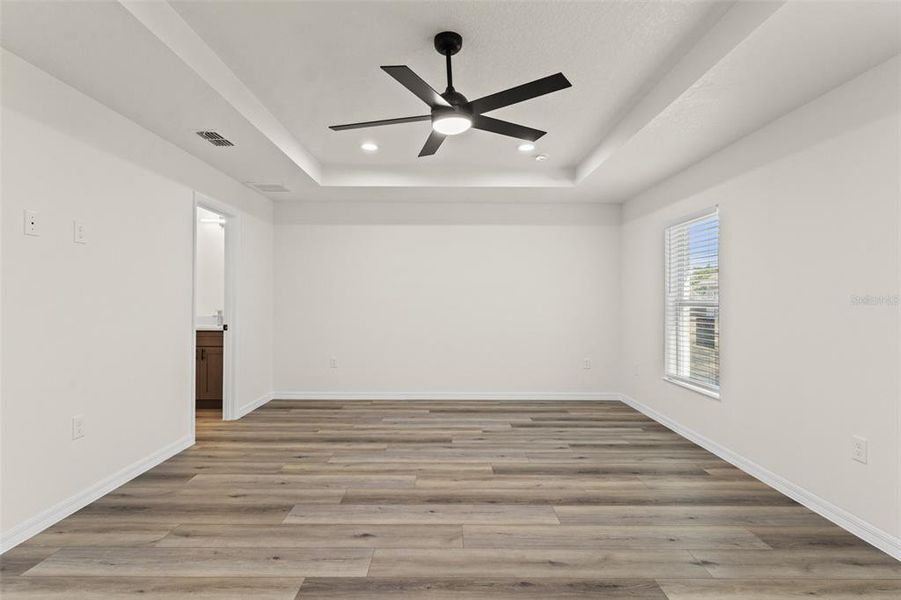 Spacious, unfurnished interior of a new home in , Spring Hill (Image 35).