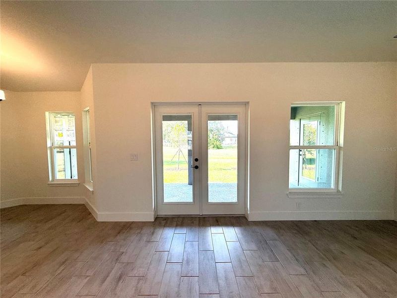 Spacious, unfurnished interior of a new home in Deep Creek, Punta Gorda (Image 8).