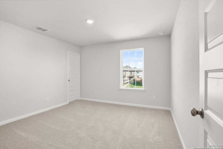 Spacious, unfurnished interior of a new home in Applewhite Meadows, San Antonio (Image 22).