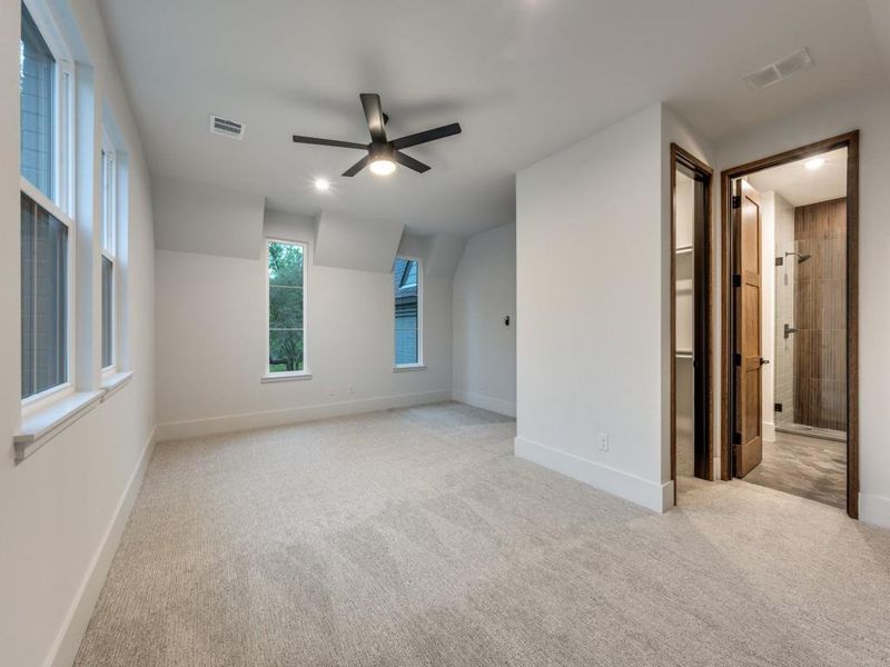 Spacious, unfurnished interior of a new home in , Dallas (Image 28).