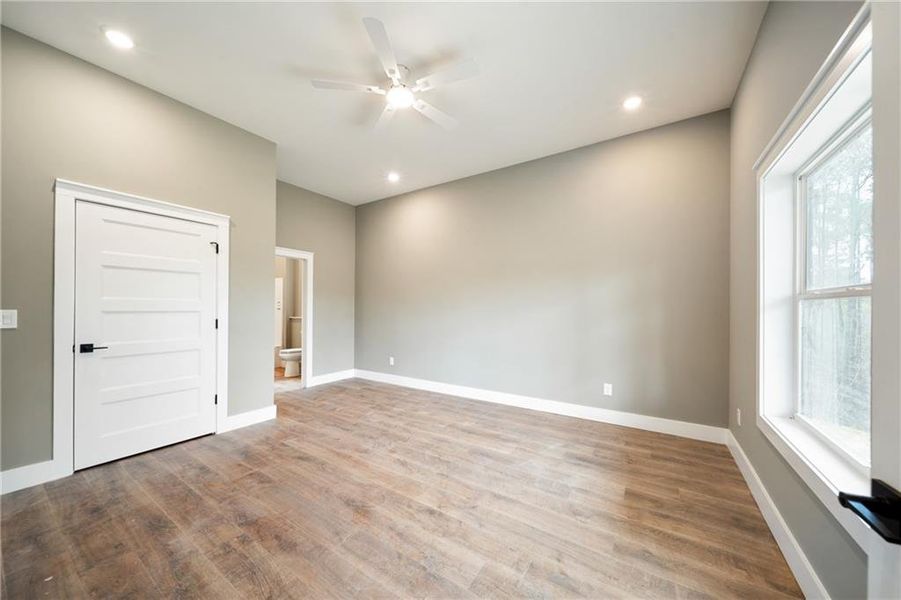 Spacious, unfurnished interior of a new home in , Talking Rock (Image 40).