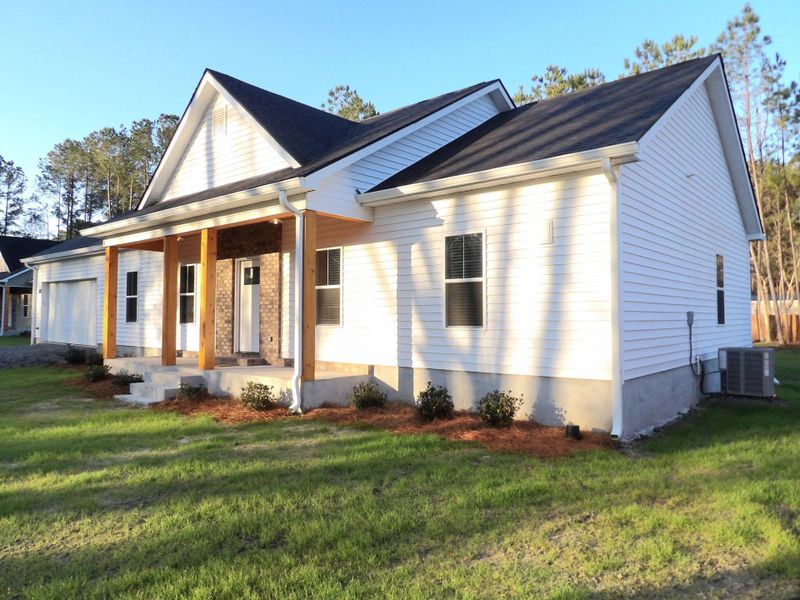 Exterior details and patio area of a home in , Walterboro (Image 3).