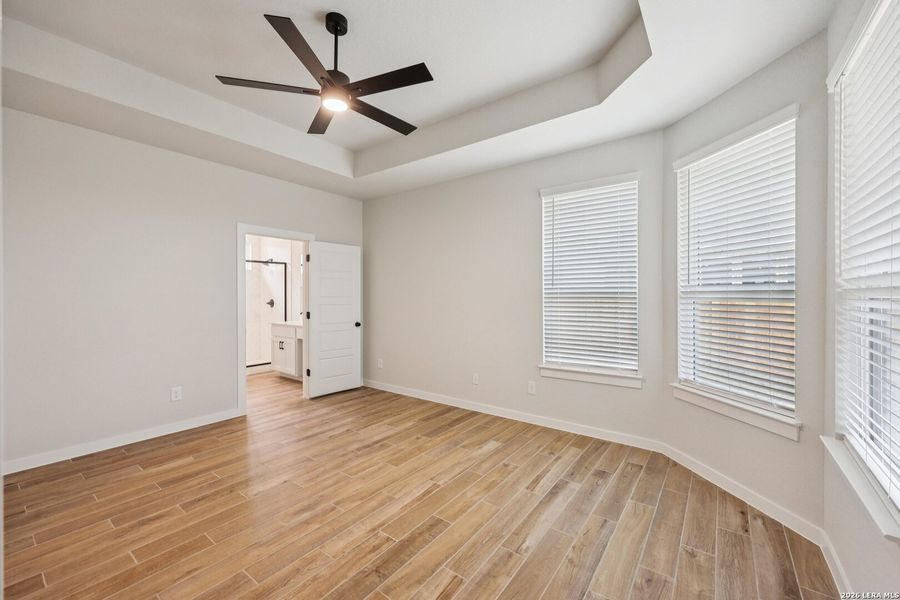 Spacious, unfurnished interior of a new home in Meyer Ranch, New Braunfels (Image 13).