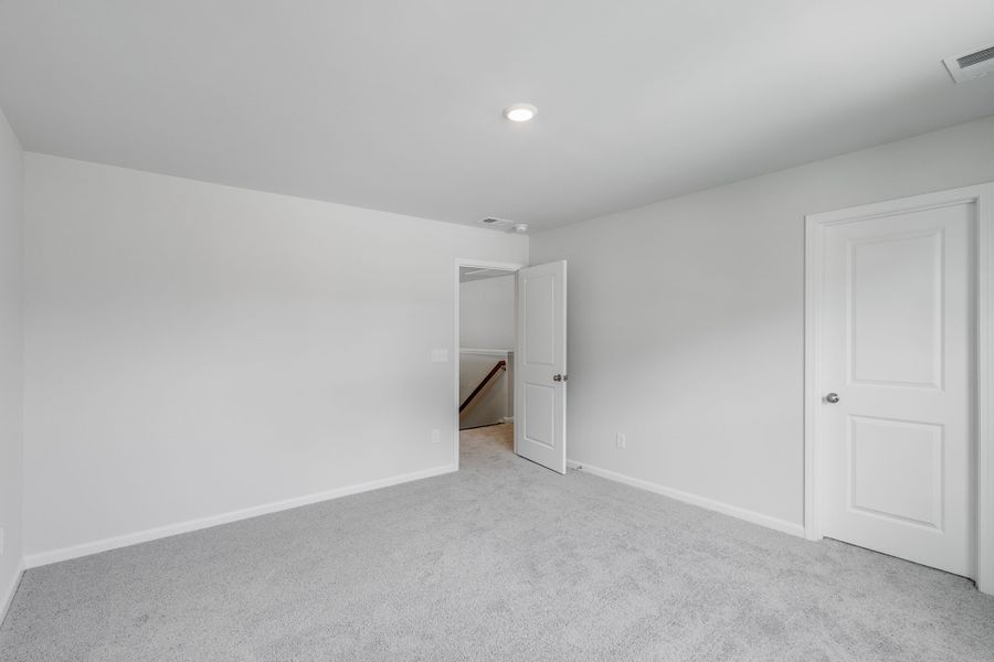 Spacious, unfurnished interior of a new home in Bluefield, Lexington (Image 33). Spacious, unfurnished interior of a new home in Bluefield, Lexington (Image 33).