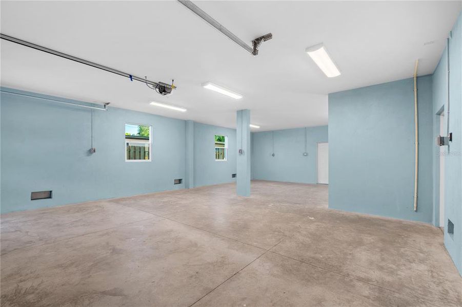 Spacious, unfurnished interior of a new home in , St. Petersburg (Image 51).