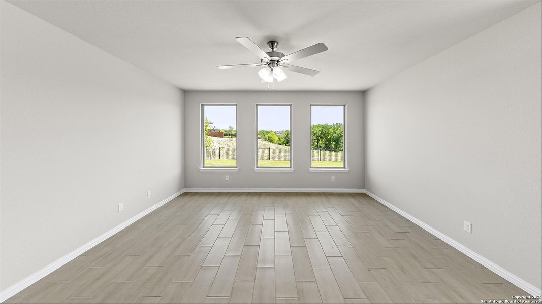 Spacious, unfurnished interior of a new home in Vista Ridge, Live Oak (Image 20).