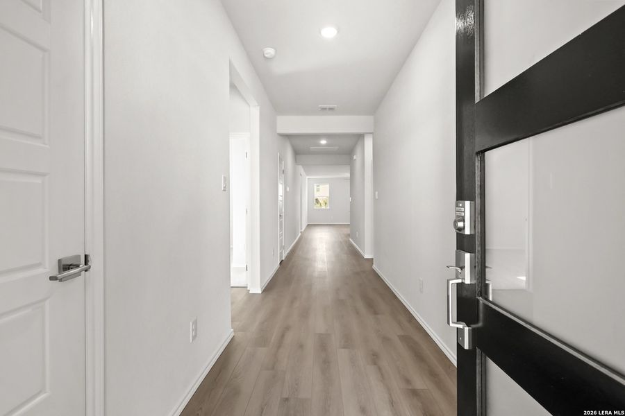 Spacious, unfurnished interior of a new home in Bricewood, San Antonio (Image 31).