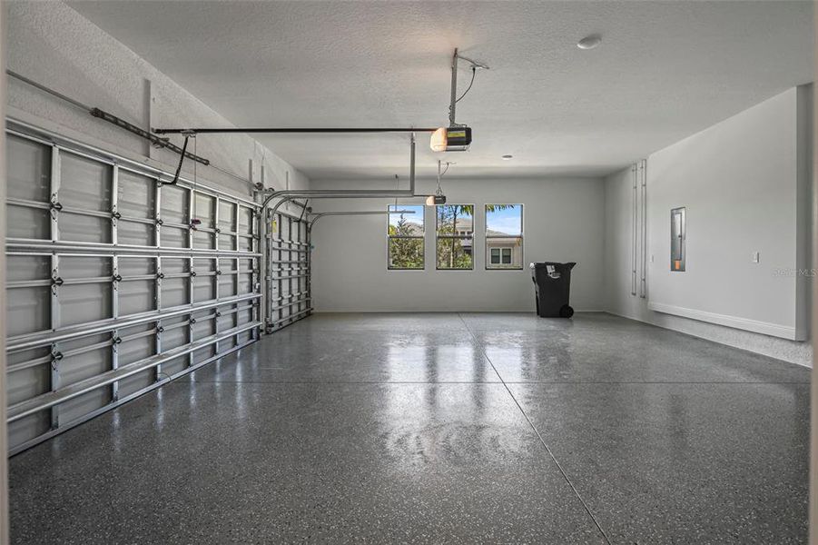 Spacious, unfurnished interior of a new home in Cresswind Lakewood Ranch, Lakewood Ranch (Image 41).