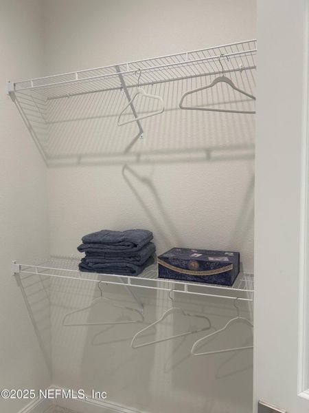 Image 20 of a home in Middlebourne.