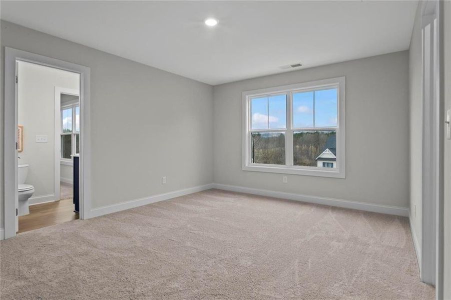 Spacious, unfurnished interior of a new home in , Dallas (Image 21).