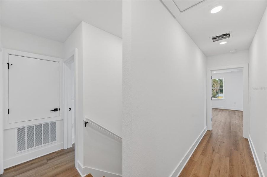 Spacious, unfurnished interior of a new home in , St. Petersburg (Image 49). Spacious, unfurnished interior of a new home in , St. Petersburg (Image 49).