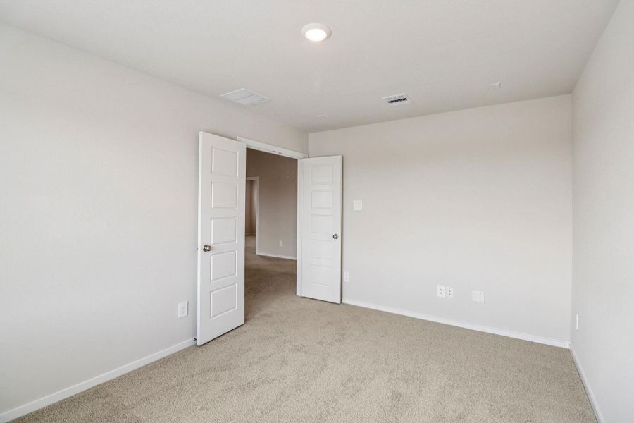 Spacious, unfurnished interior of a new home in Pine Lake Cove - Premier Series, Montgomery (Image 25).