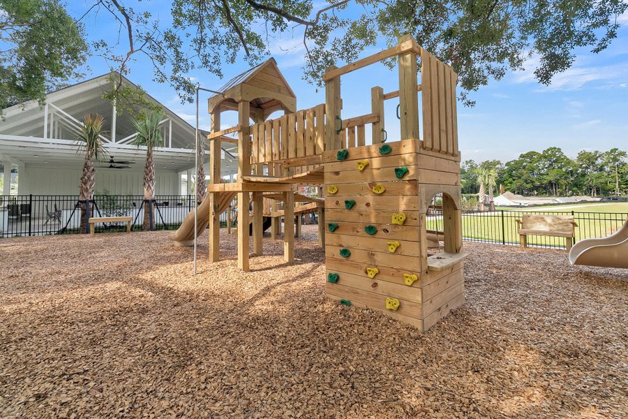 Community amenities in , Summerville (Image 40).