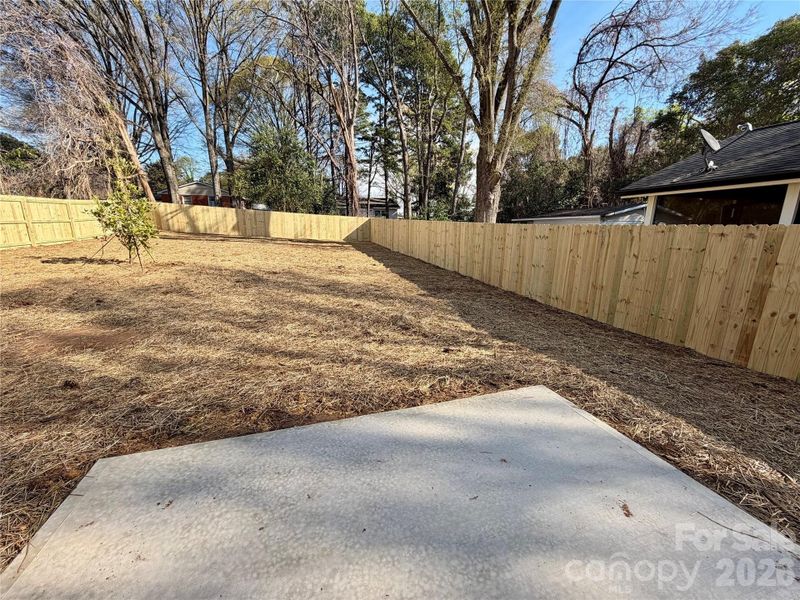 Exterior details and patio area of a home in , Charlotte (Image 4).