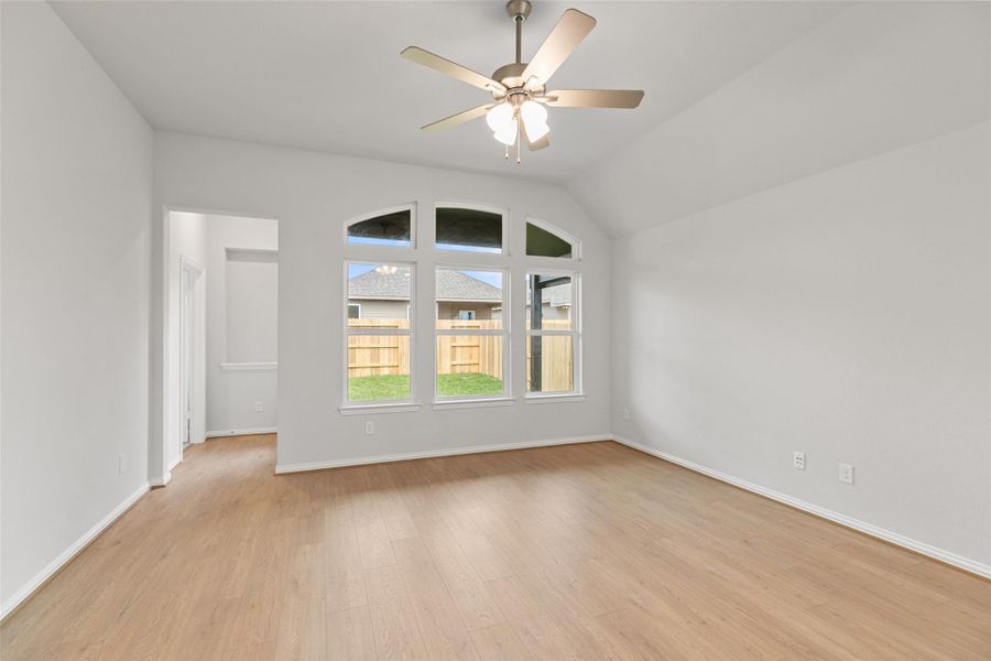 Spacious, unfurnished interior of a new home in Aldeana, Bonney (Image 31).