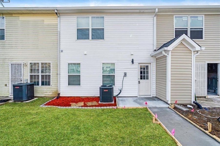Exterior details and patio area of a home in , Union City (Image 3).