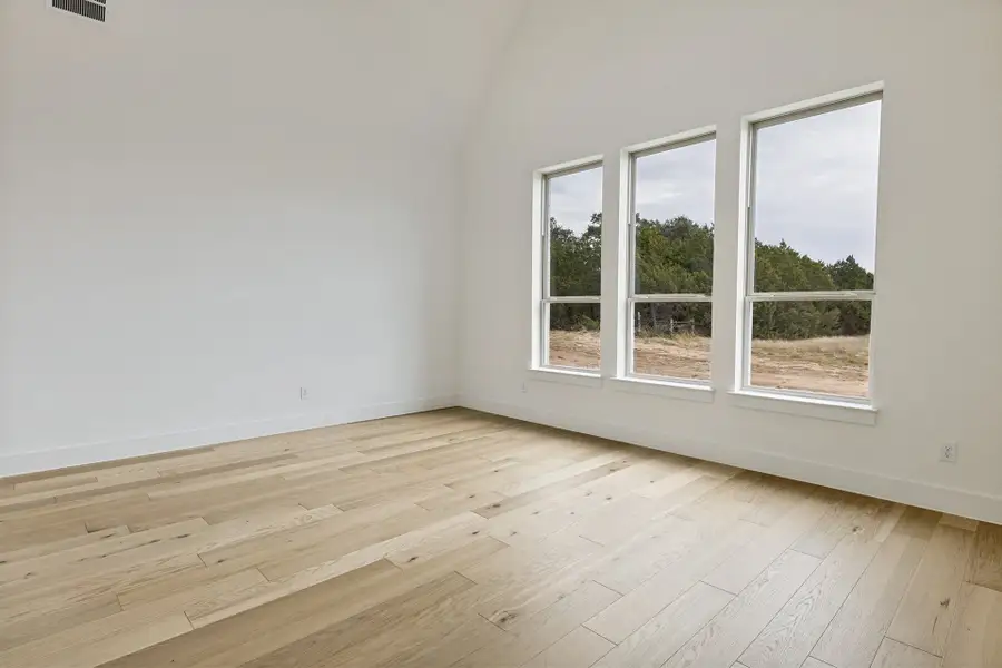 Spacious, unfurnished interior of a new home in Hilltop Ranch, Leander (Image 23). Spacious, unfurnished interior of a new home in Hilltop Ranch, Leander (Image 23).