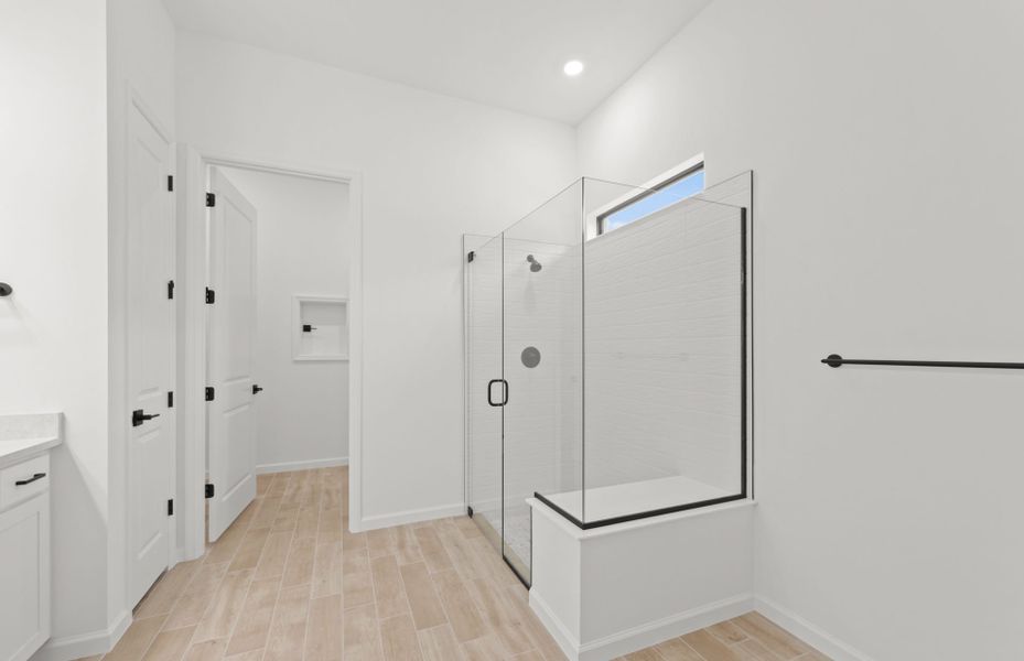 Furnished interior view inside a new home in Terreno, Naples (Image 14).