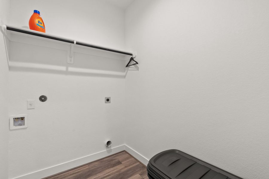 Representative unfurnished interior of a home built from the Viola by Chesmar Homes in Mulberry Farms, Santa Fe (Image 8).