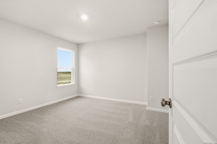 Spacious, unfurnished interior of a new home in Applewhite Meadows, San Antonio (Image 15).