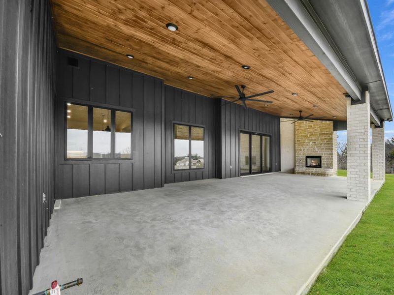 Extreme Patio!  Ready for Entertaining & Relaxing