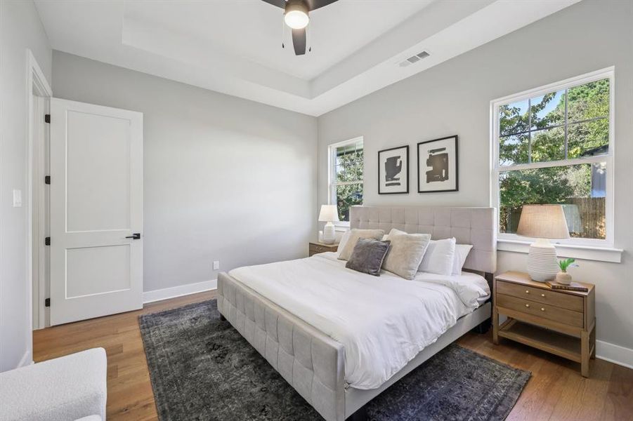 Furnished interior view inside a new home in , Grapevine (Image 34).