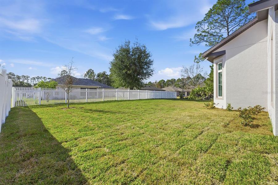 Exterior details and patio area of a home in , Palm Coast (Image 30).