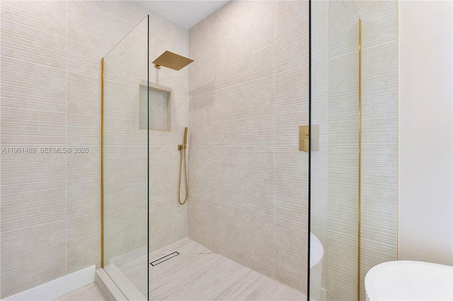 Close-up of interior finishes inside a home in , Fort Lauderdale (Image 20).