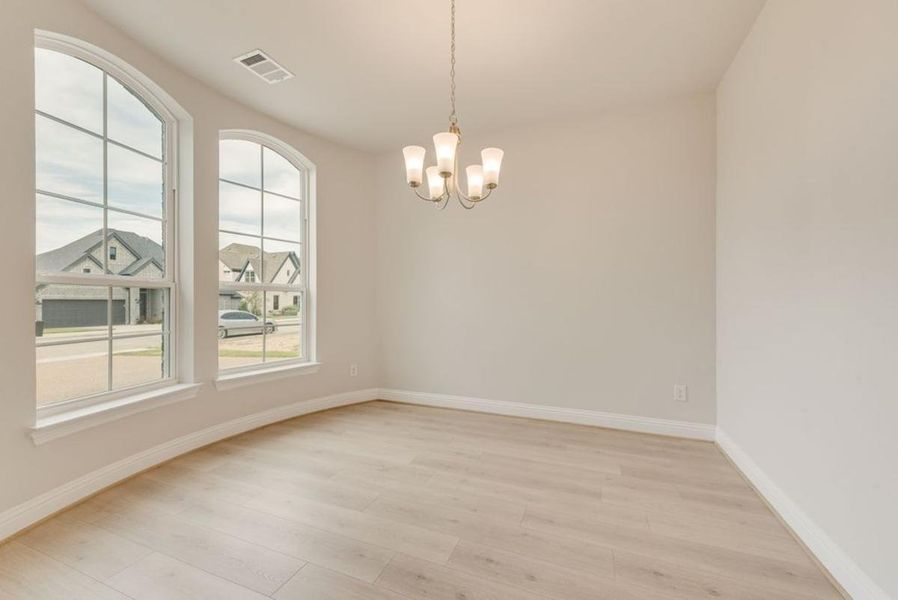 Spacious, unfurnished interior of a new home in Somercrest, Midlothian (Image 24).