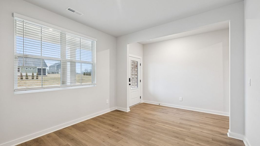 Spacious, unfurnished interior of a new home in Harvest Point, Spring Hill (Image 22).