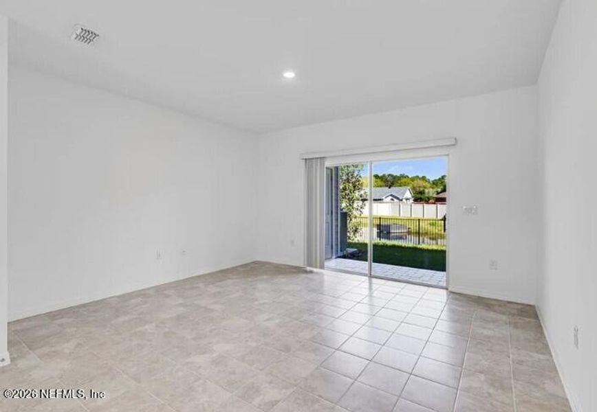 Spacious, unfurnished interior of a new home in , Jacksonville (Image 11).