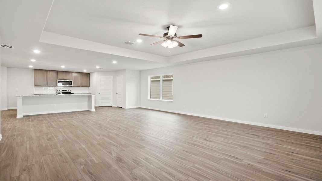Spacious, unfurnished interior of a new home in Swenson Heights, Seguin (Image 17).