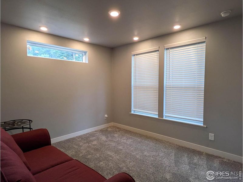 Spacious, unfurnished interior of a new home in , Nederland (Image 25).