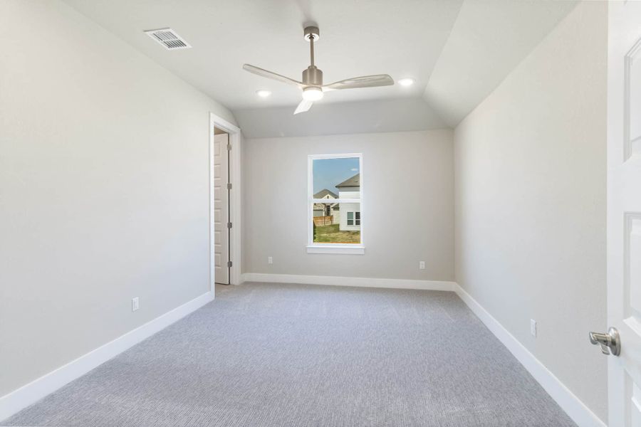 Spacious, unfurnished interior of a new home in Crescent Bluff, Georgetown (Image 24). Spacious, unfurnished interior of a new home in Crescent Bluff, Georgetown (Image 24).