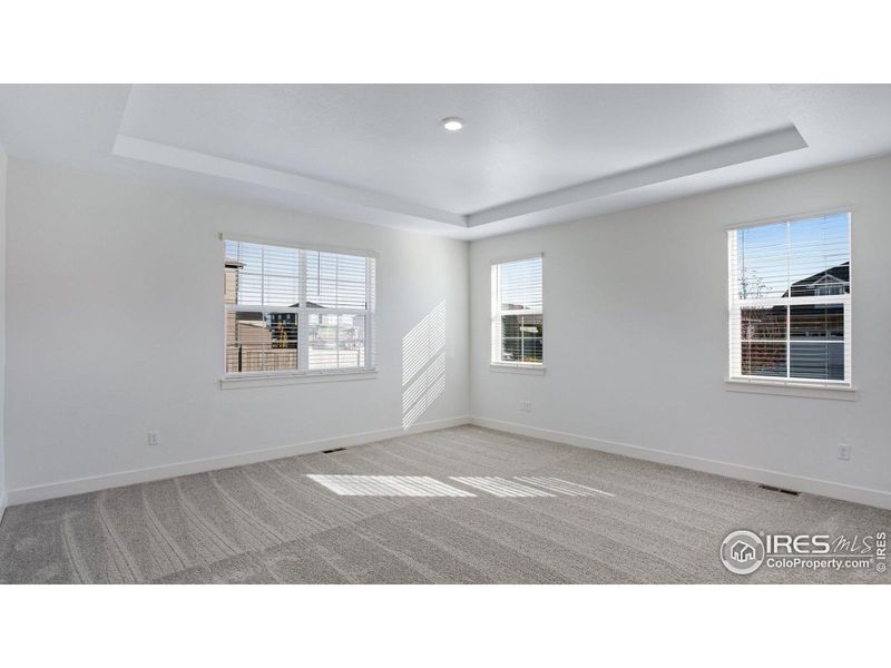 Spacious, unfurnished interior of a new home in Vantage, Berthoud (Image 15).
