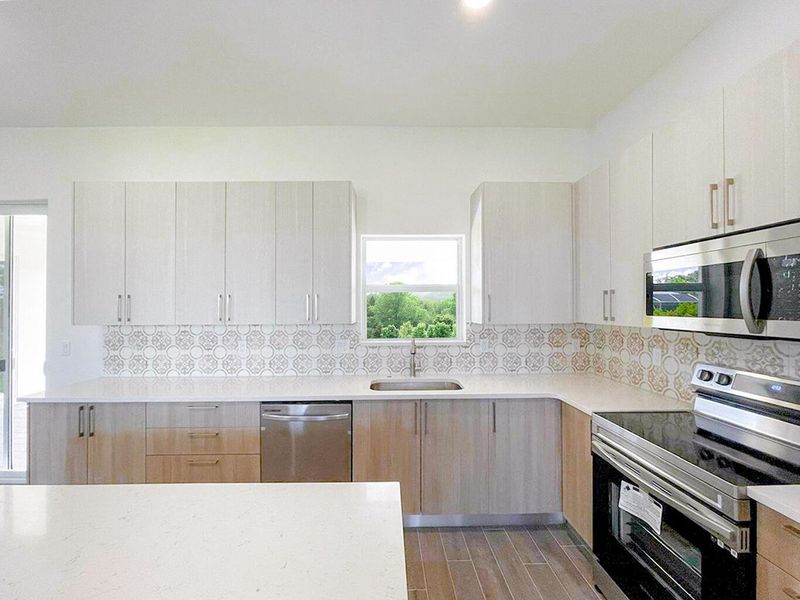 KITCHEN KITCHEN