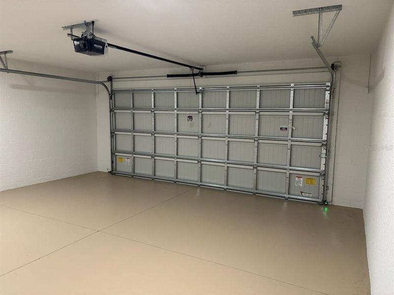 Spacious, unfurnished interior of a new home in , Citrus Springs (Image 21).