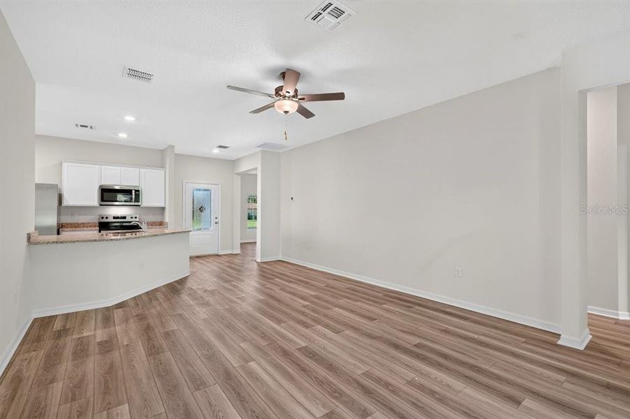 Spacious, unfurnished interior of a new home in , Deltona (Image 19).